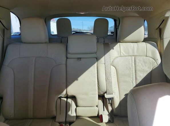 2LMHJ5AT4JBL02137 2018 LINCOLN MKT White Вид задніх сидінь