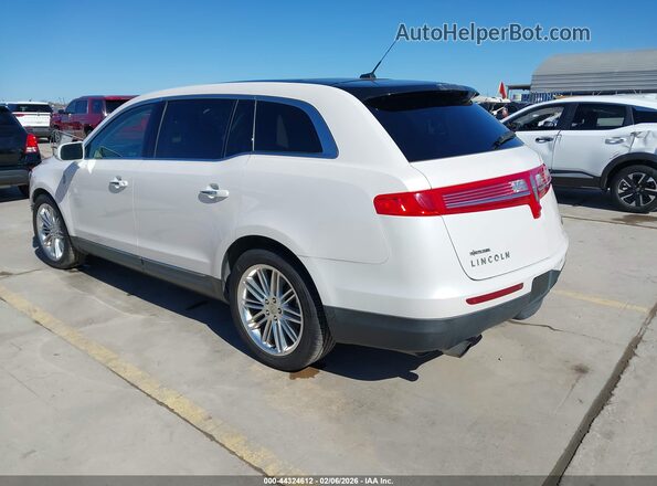 2LMHJ5ATXJBL01221 2018 LINCOLN MKT Белый Задняя левая четверть