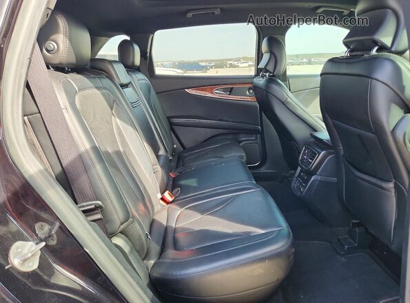 2LMPJ6L96KBL46015 2019 LINCOLN NAUTILUS Black Widok wnętrza z tyłu