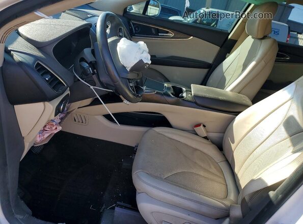 2LMPJ6L98KBL46601 2019 LINCOLN NAUTILUS White Вид салону спереду