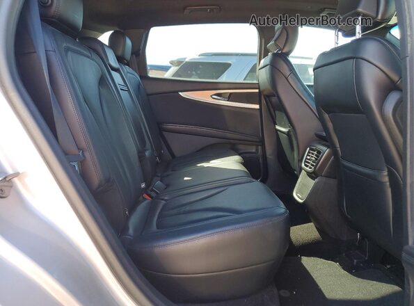 2LMPJ6LP0HBL47443 2017 LINCOLN MKX Silver Rear interior view