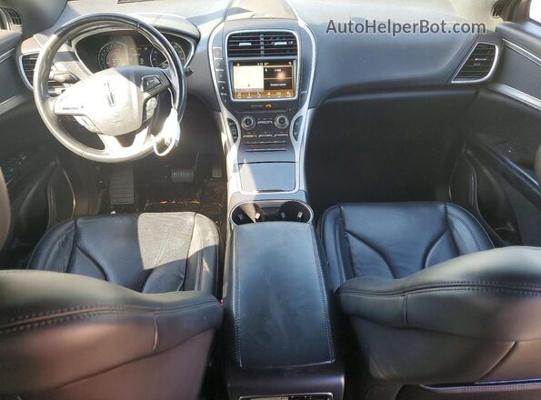 2LMPJ6LP0HBL47443 2017 LINCOLN MKX Silver Dashboard view