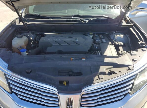 2LMPJ6LP0HBL47443 2017 LINCOLN MKX Silver Engine compartment view