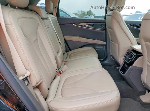 2LMPJ8K91NBL04109 2022 LINCOLN NAUTILUS Black Widok wnętrza z tyłu