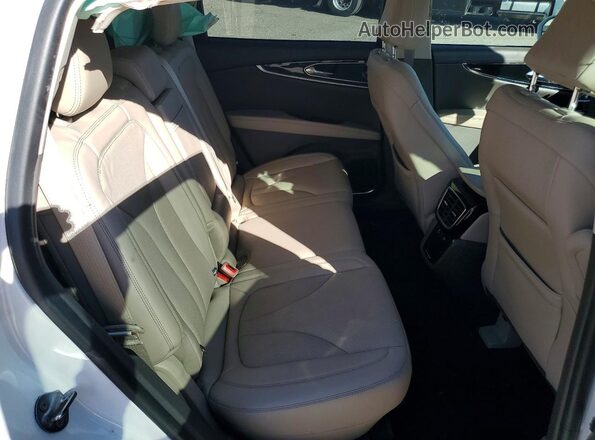 2LMPJ8K96PBL13231 2023 LINCOLN NAUTILUS White Vista interior trasera