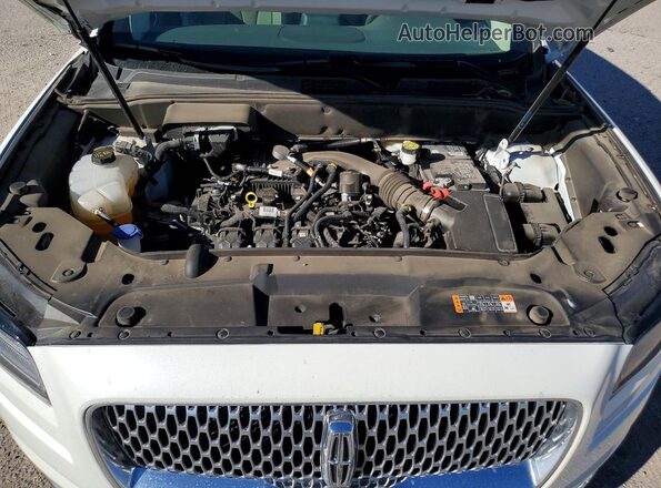 2LMPJ8K96PBL13231 2023 LINCOLN NAUTILUS White Vista del compartimento del motor