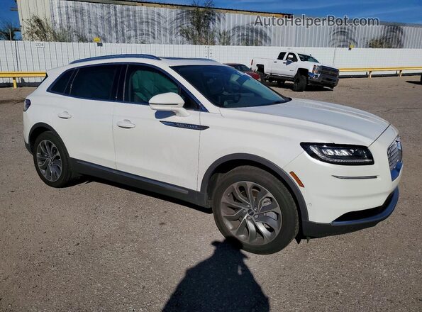2LMPJ8K96PBL13231 2023 LINCOLN NAUTILUS White Delantero derecho