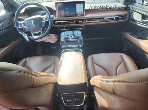2LMPJ8K9XNBL11558 2022 LINCOLN NAUTILUS Черный Вид панели приборов