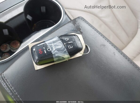 2LMPJ8LR0HBL29456 2017 LINCOLN MKX Beige Вид панелі приладів