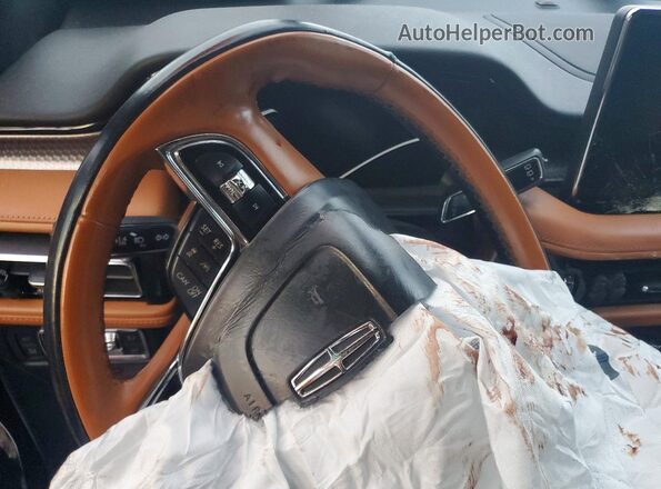 2LMPJ9JP9NBL04171 2022 LINCOLN NAUTILUS Черный Вид щитка приборов