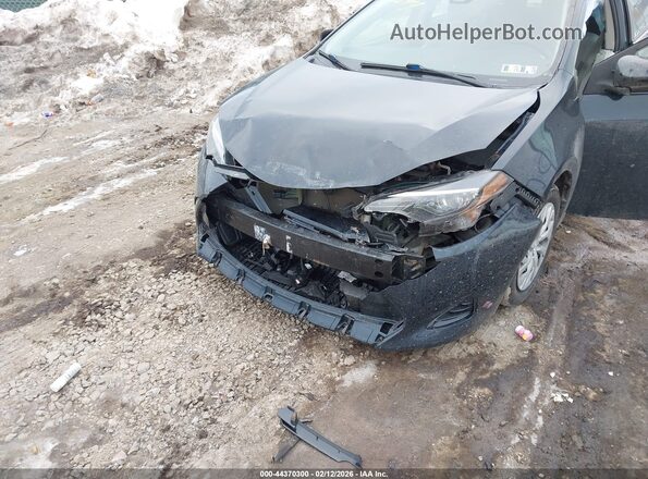 2T1BURHE0JC060594 2018 TOYOTA LL Blue Widok z przodu