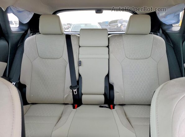2T2BAMBA3TC069693 2026 LEXUS RX Red Widok tylnych siedzeń