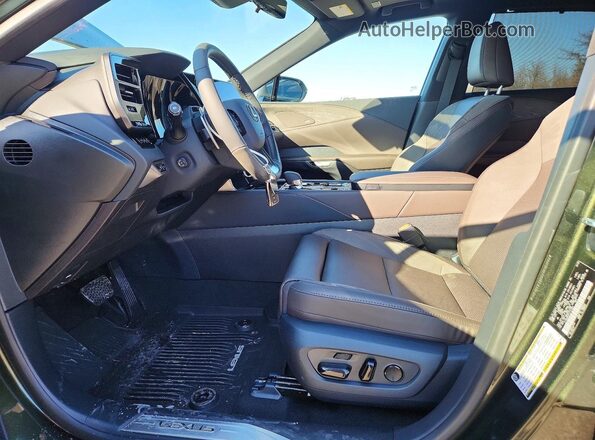 2T2BAMCA2TC131664 2026 LEXUS RX Green Widok wnętrza z przodu