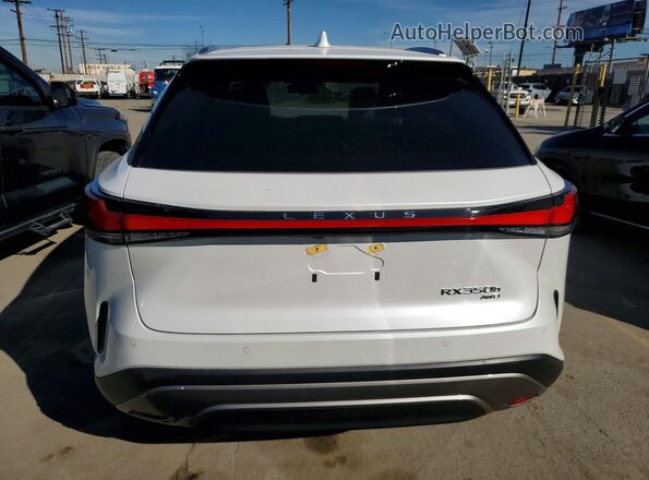 2T2BBMCA2PC008188 2023 LEXUS RX Белый Вид салона спереди