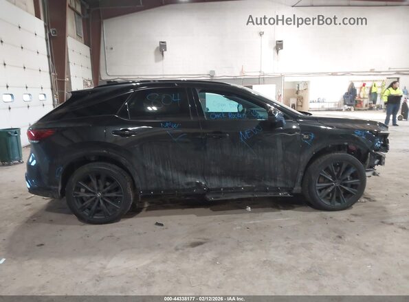 2T2BCMEA0RC017128 2024 LEXUS RX 500H Black Widok wnętrza z tyłu