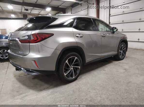2T2BGMCA5JC020960 2018 LEXUS RX 450H Серебряный Задняя правая четверть