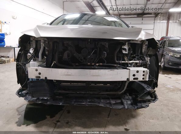 2T2BGMCA5JC020960 2018 LEXUS RX 450H Серебряный Вид спереди