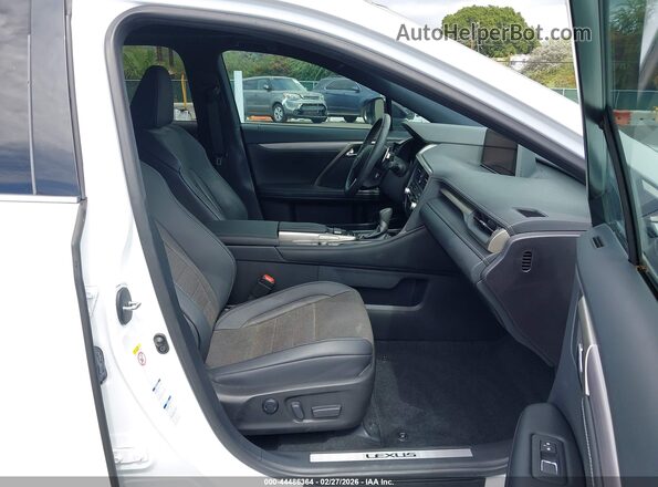 2T2BGMCA6JC022572 2018 LEXUS RX 450H Белый Вид салона спереди