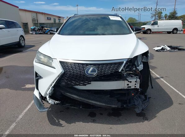 2T2BGMCA6JC022572 2018 LEXUS RX 450H Белый Вид задней части салона