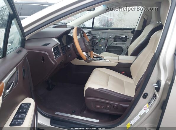 2T2BGMCA6KC037607 2019 LEXUS RX 450H Серебряный Вид салона спереди