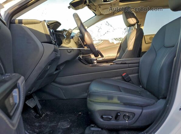 2T2GGCEZ2SC085625 2025 LEXUS NX White Front interior view