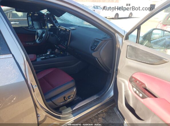 2T2GGCEZ8NC015499 2022 LEXUS NX 350 Серый Вид салона спереди
