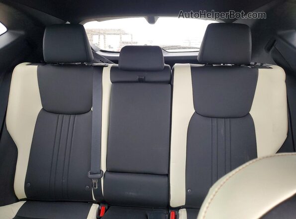 2T2GGCEZXNC003631 2022 LEXUS NX White Vista de los asientos traseros