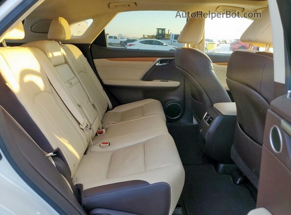 2T2ZZMCA2HC054891 2017 LEXUS RX Белый Вид задней части салона