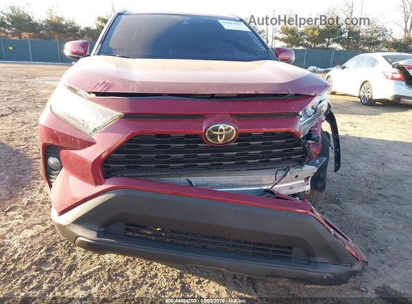 2T3A1RFV4MW241778 2021 TOYOTA LE Красный Вид спереди