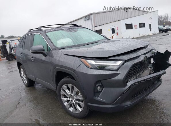 2T3C1RFV4RC302001 2024 TOYOTA LE Серый Вид задней части салона