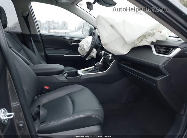 2T3C1RFV4RC302001 2024 TOYOTA LE Серый Вид салона спереди