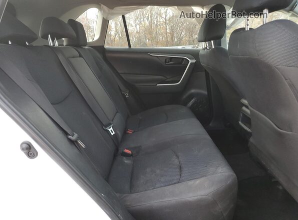 2T3F1RFV1KW027818 2019 TOYOTA LE White Vista interior trasera