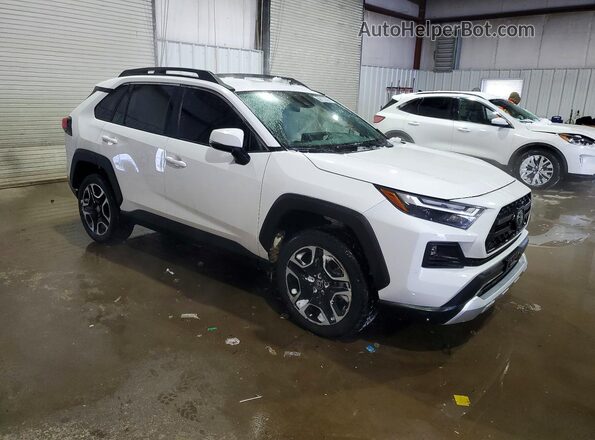 2T3J1RFV8RW465515 2024 TOYOTA RAV4 White Przód prawy