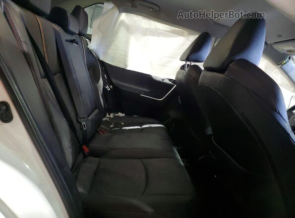 2T3J1RFV8RW465515 2024 TOYOTA RAV4 White Widok wnętrza z tyłu