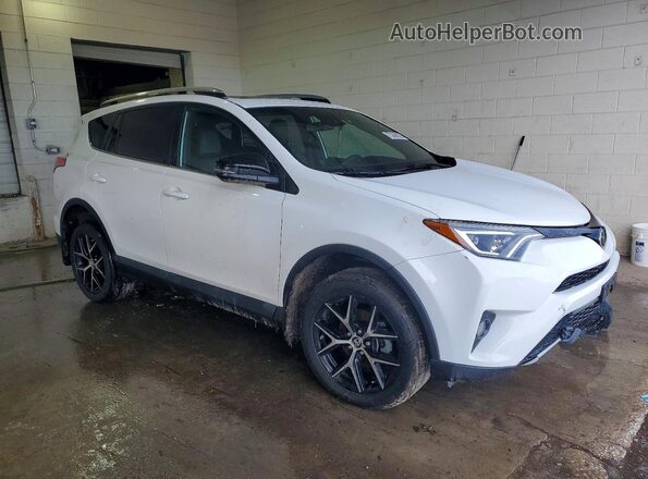 2T3JFREV7HW574341 2017 TOYOTA RAV4 White Przód prawy