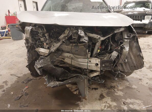 2T3P1RFV4RW471970 2024 TOYOTA LE Серебряный Вид спереди