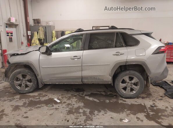 2T3P1RFV4RW471970 2024 TOYOTA LE Серебряный Вид задней части салона