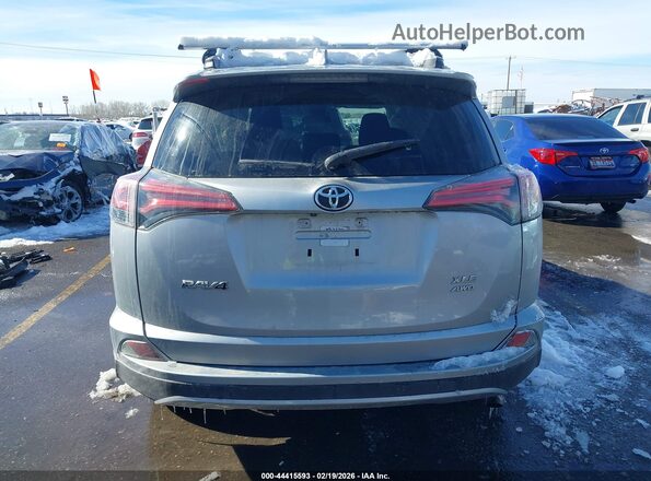2T3RFREV4JW844599 2018 TOYOTA LE Silver 