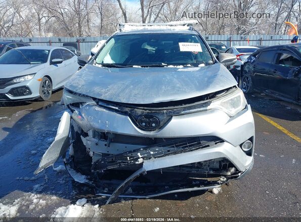 2T3RFREV4JW844599 2018 TOYOTA LE Silver Vista del cuadro de instrumentos