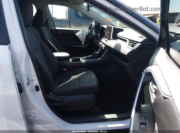 2T3UWRFV3RW215209 2024 TOYOTA RAV4 HYBRID White Widok wnętrza z przodu
