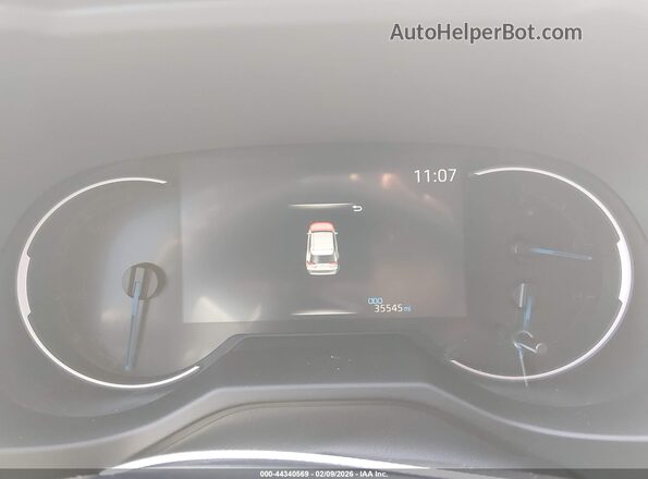 2T3UWRFV3RW215209 2024 TOYOTA RAV4 HYBRID White Widok tylnych siedzeń