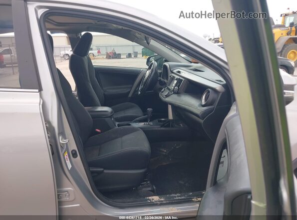 2T3WFREV9JW484622 2018 TOYOTA LE Gray Widok wnętrza z przodu
