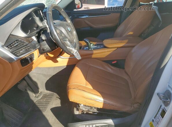 5UXKU0C50G0F92144 2016 BMW X6 Белый Вид панели приборов