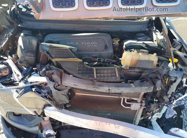 1C4PJLLBXKD197068 2019 JEEP CHEROKEE Серый Вид подкапотного пространства