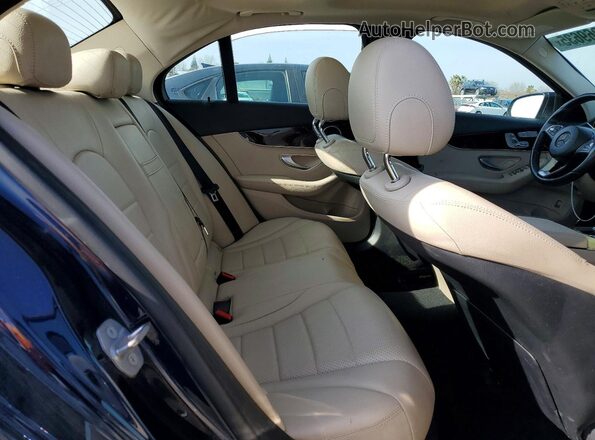 55SWF4KB3HU223918 2017 MERCEDES-BENZ C Blue Vista interior trasera