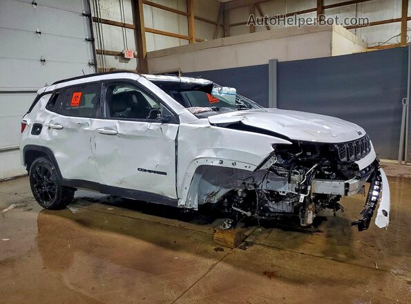 3C4NJDBN7ST617713 2025 JEEP COMPASS White Vista frontal