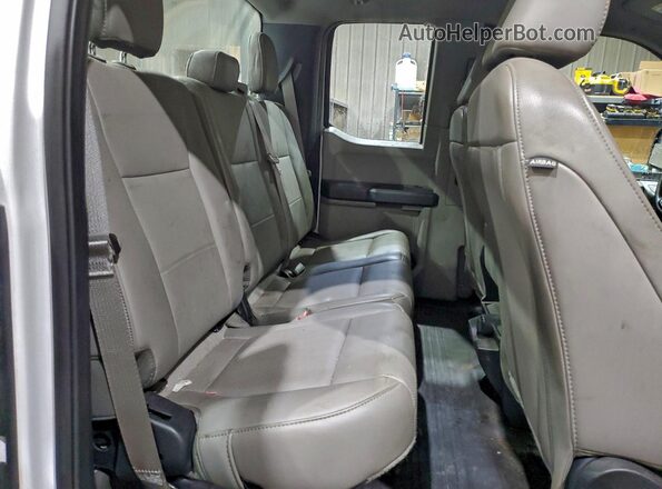 1FTEX1CP3LKD83859 2020 FORD F150 White Вид задньої частини салону