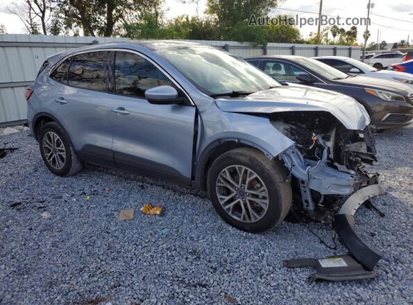 1FMCU0H67NUA81097 2022 FORD ESCAPE Серебряный Вид спереди