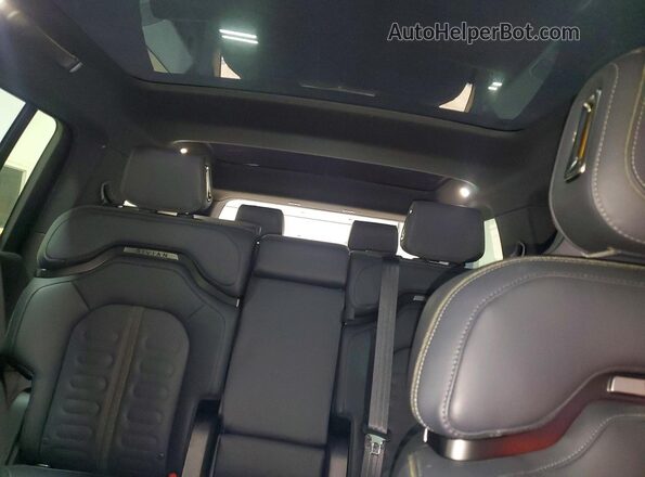 7PDSGCBA7TN076309 2026 RIVIAN R1S Black Вид задньої частини салону