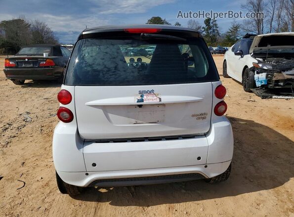 WMEEJ9AA9GK842317 2016 SMART FORTWO Белый Вид салона спереди